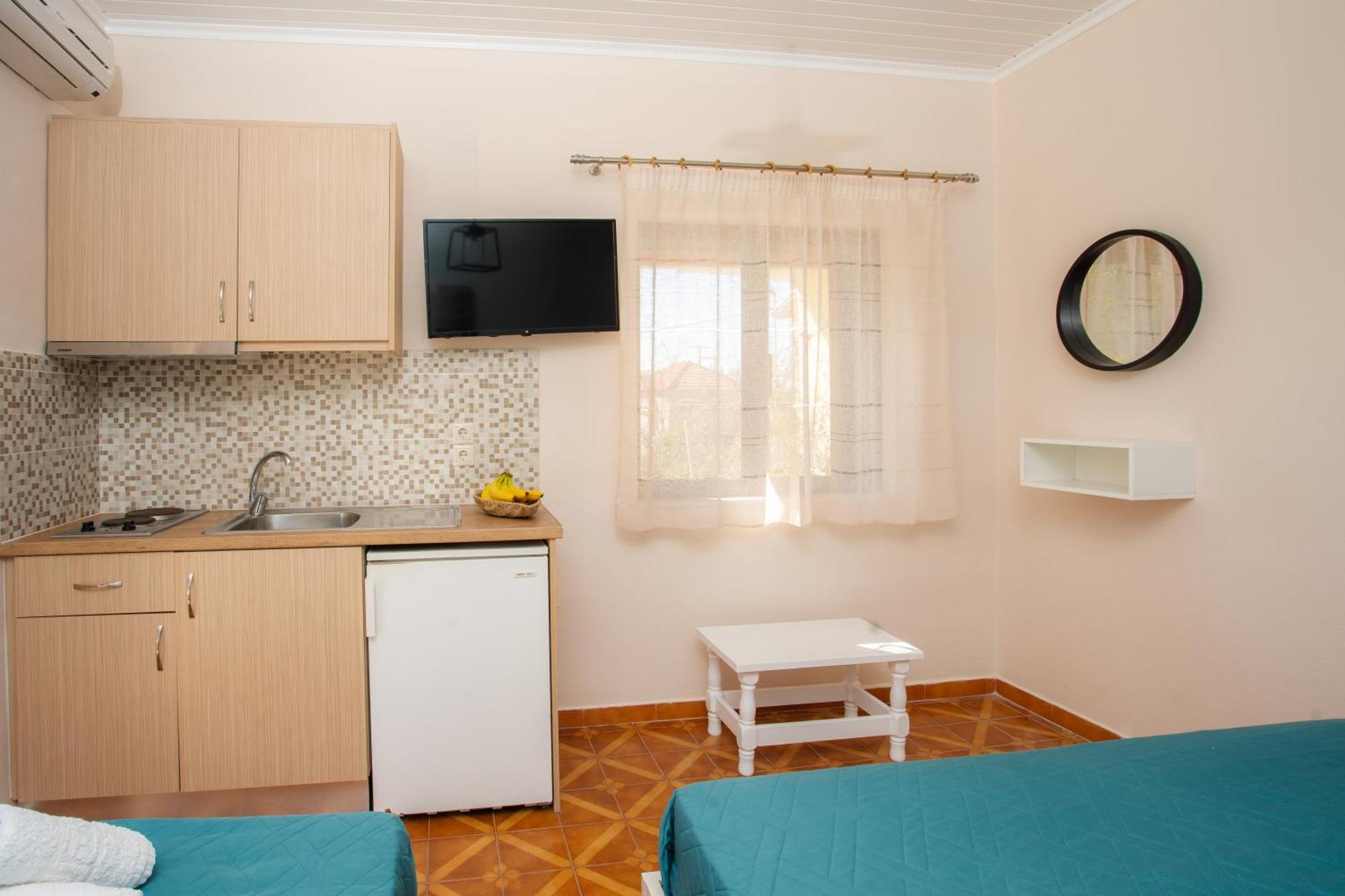 Eros Appartments Kalamítsi Exterior foto